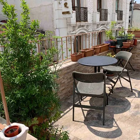 Apartament Taksim Square Flat W Balcony Stambuł